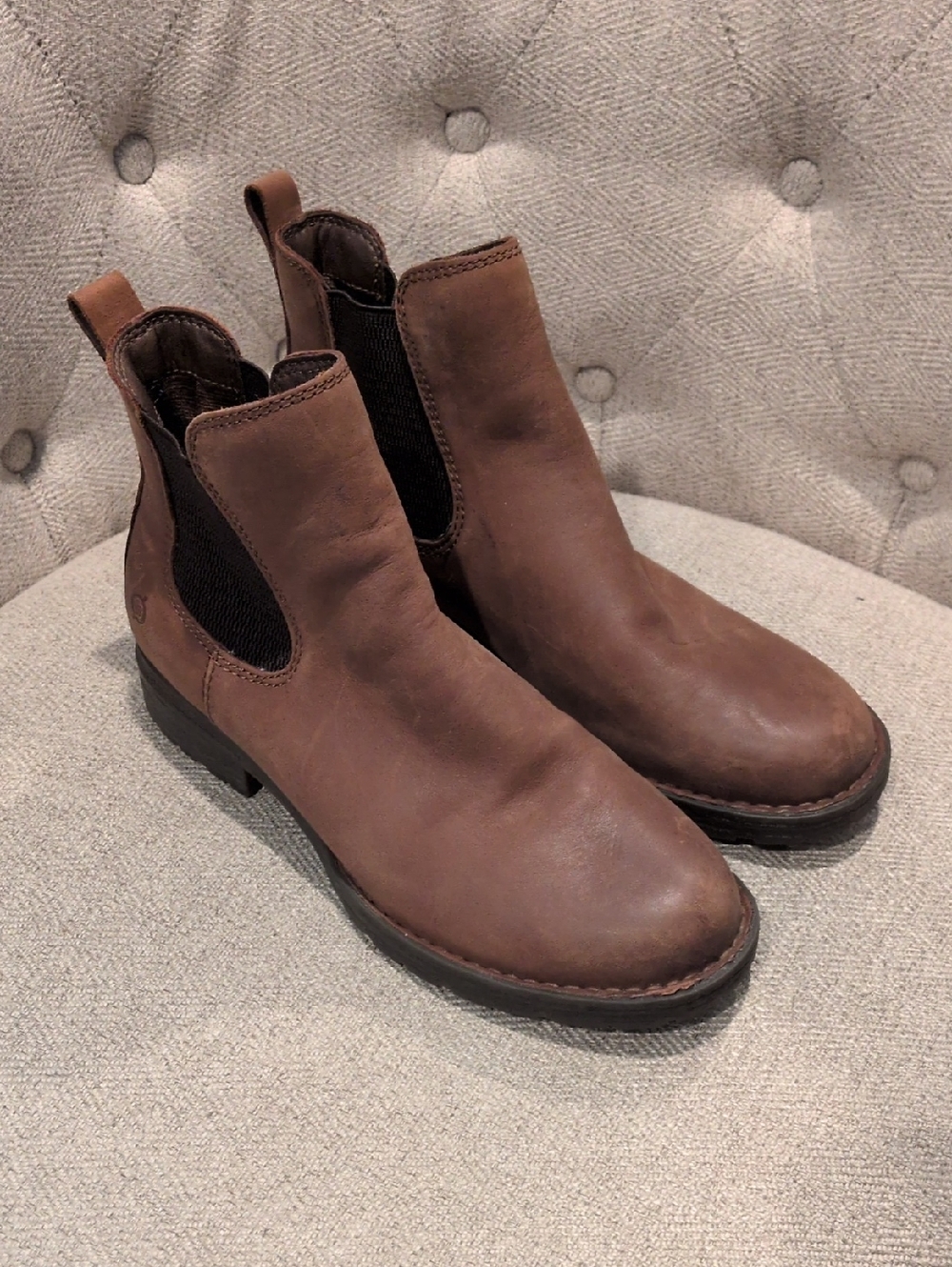 Born Brown Leather Chelsea Boots Size 9